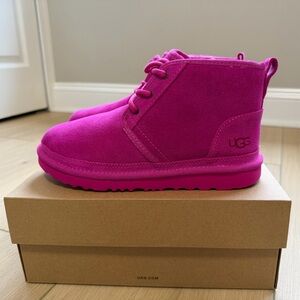 Kids UGG Neumel II Chukka Boots (Rock Rose)